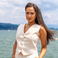 Andreea-Beatrice