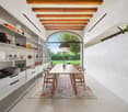 Luxueuse villa de 8.5 pièces avec piscine et studio indépendant