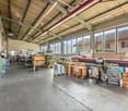 Propriété exceptionnelle en zone artisanale comprenant trois logements et un atelier