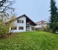 Einfamilienhaus mit besonderem Flair: Viel Platz, Gartenidylle und Cheminée