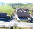 Reitsportimmobilie mit Reithalle und Wohnhaus
