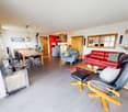 FAMILIENPARADIES: GROSSZÜGIGE 5.5-ZIMMER-WOHNUNG MIT GARTEN UND TALBL