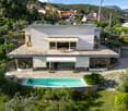 Modern house with 3 floors, swimming pool, terrace, garden, mountain view