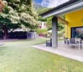 Casa unifamiliare immersa nel verde - un paradiso per le famiglie
