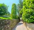 Terreno edificabile per una villa su 3 piani ad Agra Collina dOro