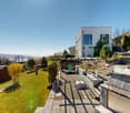 Wohnen mit Weitblick und Potenzial: Gepflegte Terrassenhaus-Wohnung mit separater Baulandparzelle, traumhafter Sicht auf den Hallwilersee und die Berge