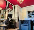 SALON DE COIFFURE ENTIÈREMENT ÉQUIPÉ