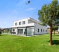Harmonie in Design und Eleganz - moderne Luxusvilla der Extraklasse.