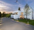 Erstklassige Luxusvilla mit privatem Seezugang.