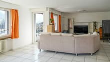 Wohnzimmer mit Ausgang zum Balkon