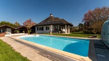 Ansicht mit Pool (mit Gegenstromanlage)