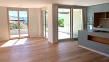 Wohn-/Essbereich mit Zugang zur Loggia