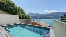 Pool mit Seeblick