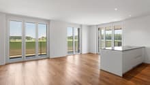 Lichtdurchfluteter Wohnbereich mit grosszügigen Fensterflächen