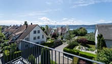 Terrasse mit See- und Bergsicht