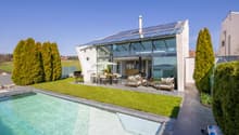 Privater Gartensitzplatz mit Pool