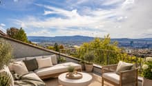 Terrasse mit Sicht über die Stadt