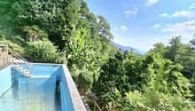 An dominanter und ruhiger Lage mit Pool und 2 Gebäude01