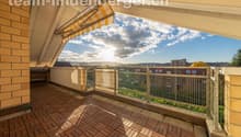 Gedeckter Balkon mit Aussicht