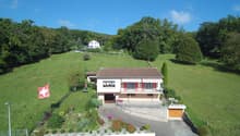 Detached house, situated in a rural area, driveway, green garden, garage