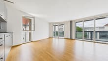 Wohnzimmer mit offene Küche