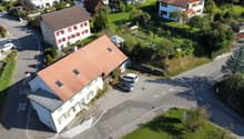 MFH mit Vorplatz und Garten