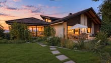 Grosszügiges, gepflegtes 8.5-Zi.-Einfamilienhaus mit liebevoll angelegtem Garten und Einliegerwohnung, an ruhiger, gut angebundener Wohnlage.