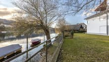 idyllische Lage am Ufer