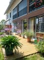 WUNDERVOLLE TERRASSE MIT VIEL GARTEN