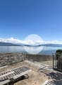 Terrasse surplombant le lac