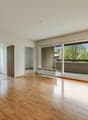 Geräumiges und helles Wohnzimmer