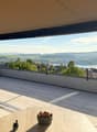 Fantastische Lage mit 90 m2 grosser Traum-Terrasse (Blick Richtung Osten)