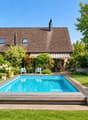 Aussenansicht mit Schwimmbad