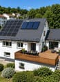 Moderne Energieeffizienz: Solaranlage und Wärmepumpe
