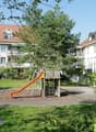 Spielplatz_im_Innenhof.jpg