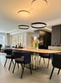 Die grosszügige und elegante Stadtwohnung ebenerdig mit Outdoorkitchen und Lounge Terrasse im gepflegten Garten