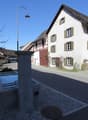 Ansicht mit Brunnen