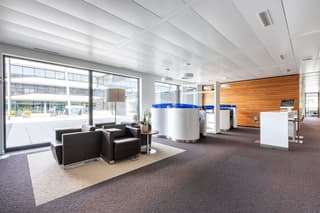 Accès tout inclus à des espaces de bureau professionnels pour 1 personne à Regus Business Park (4)