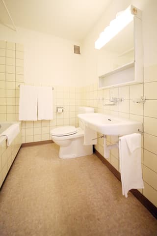 Badezimmer/Bathroom