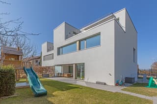 Top-Modernes Doppel-Einfamilienhaus an idyllischer Lage (2)