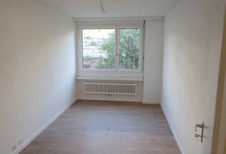 Grosszügige 5 1/2-Zimmer-Wohnung in Oberrohrdorf (4)