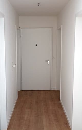 Grosszügige 5 1/2-Zimmer-Wohnung in Oberrohrdorf (2)