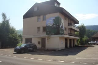 Wohnhaus gegen Kantonsstrasse