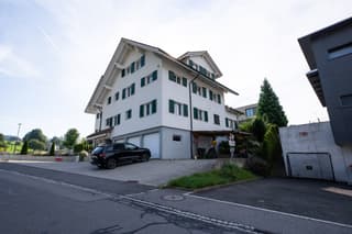 Ein Doppelhausteil mit zwei 5 ½ Zimmer Wohnungen in Oberägeri (4)