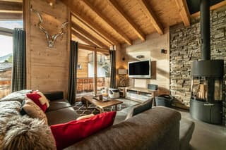 Luxurious Family Chalet With Stunning Views in Sunniest Part of Saas Fee (4)