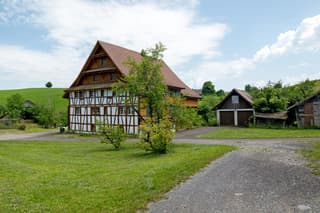 Denkmalgeschütztes Bauernhaus in Weilerzone von Menzingen zu verkaufen (4)