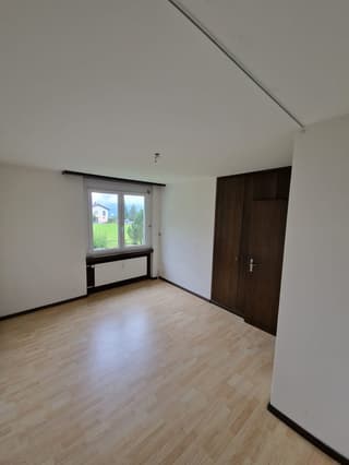 Helle 3 ½-Zimmerwohnung mit traumhafter Aussicht in Filzbach (4)