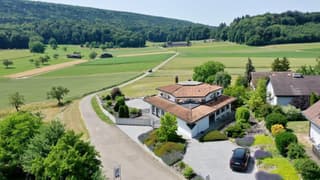Exklusive 8.0 Zimmer Einfamilienhaus an wunderschöner Lage in Neunkirch (4)