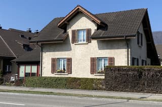 Einfamilienhaus mit angebautem Schopf und Wintergarten in Otelfingen (2)