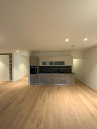 Moderne und hochwertige 3.5 Zimmer Neubau-Wohnung in Birchwil (2)